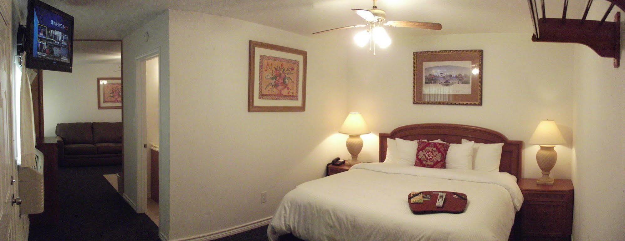 Hempstead Country Inn & Suites ภายนอก รูปภาพ