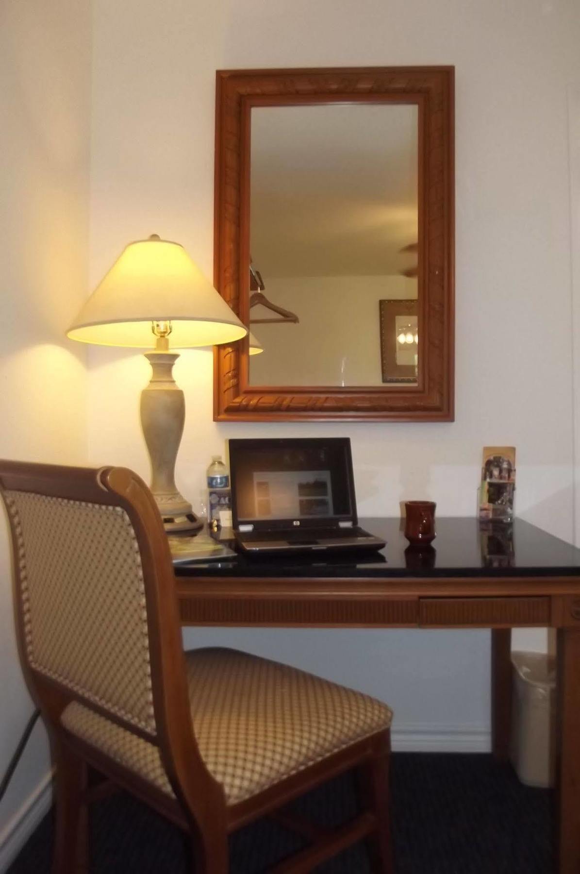 Hempstead Country Inn & Suites ภายนอก รูปภาพ